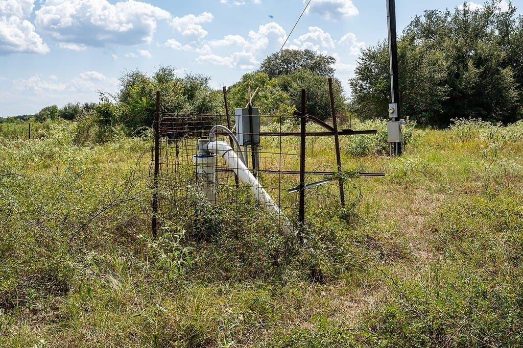 181.88 acres in Colorado County - photo 15