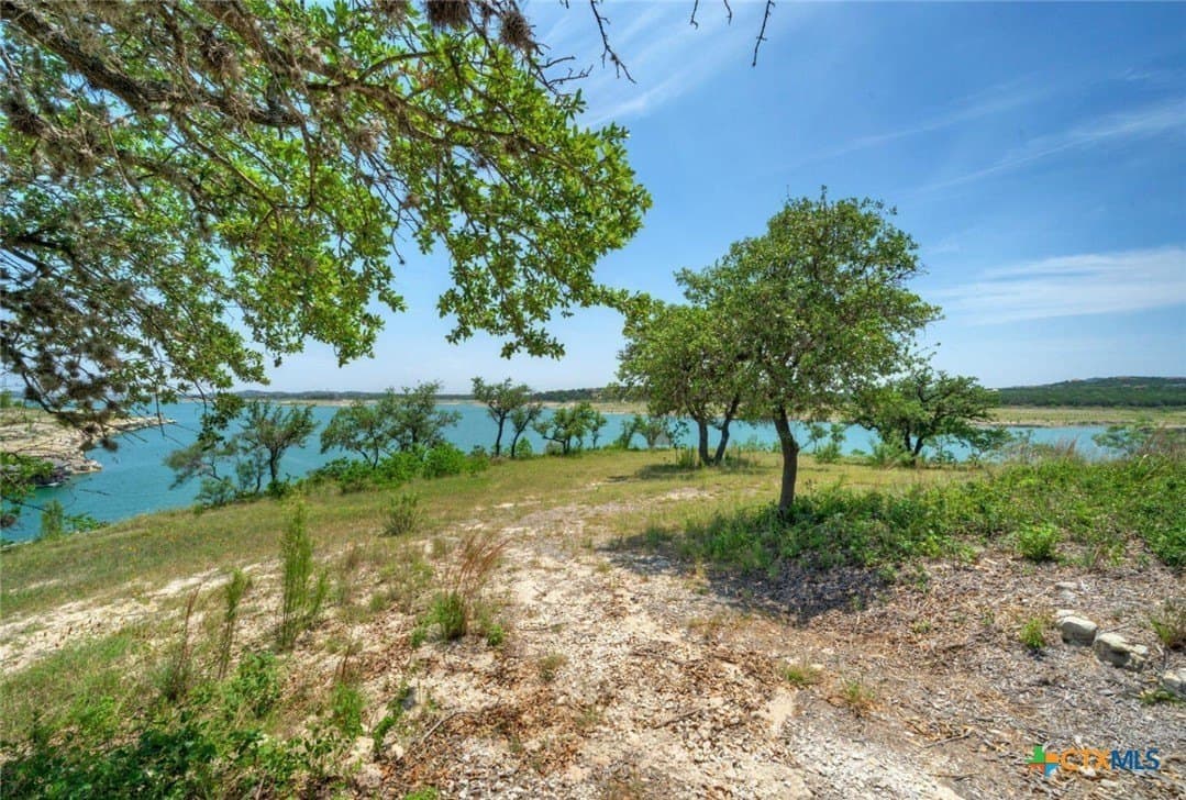 1 acres in Travis County - photo 18