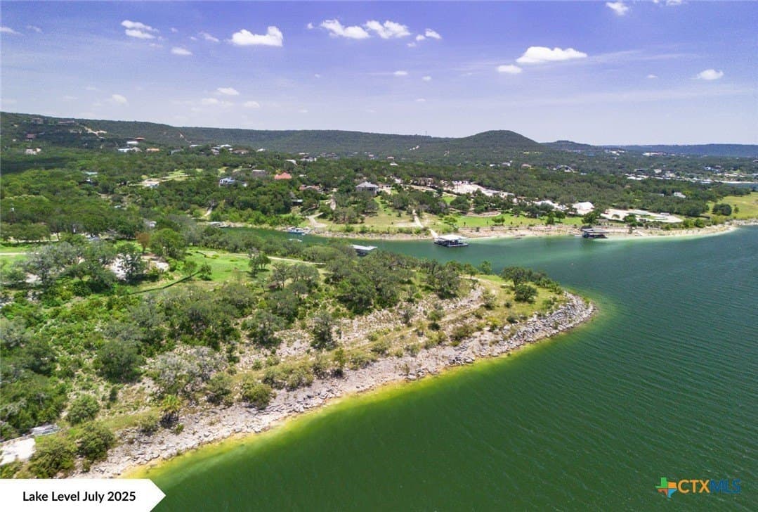 1 acres in Travis County - photo 2