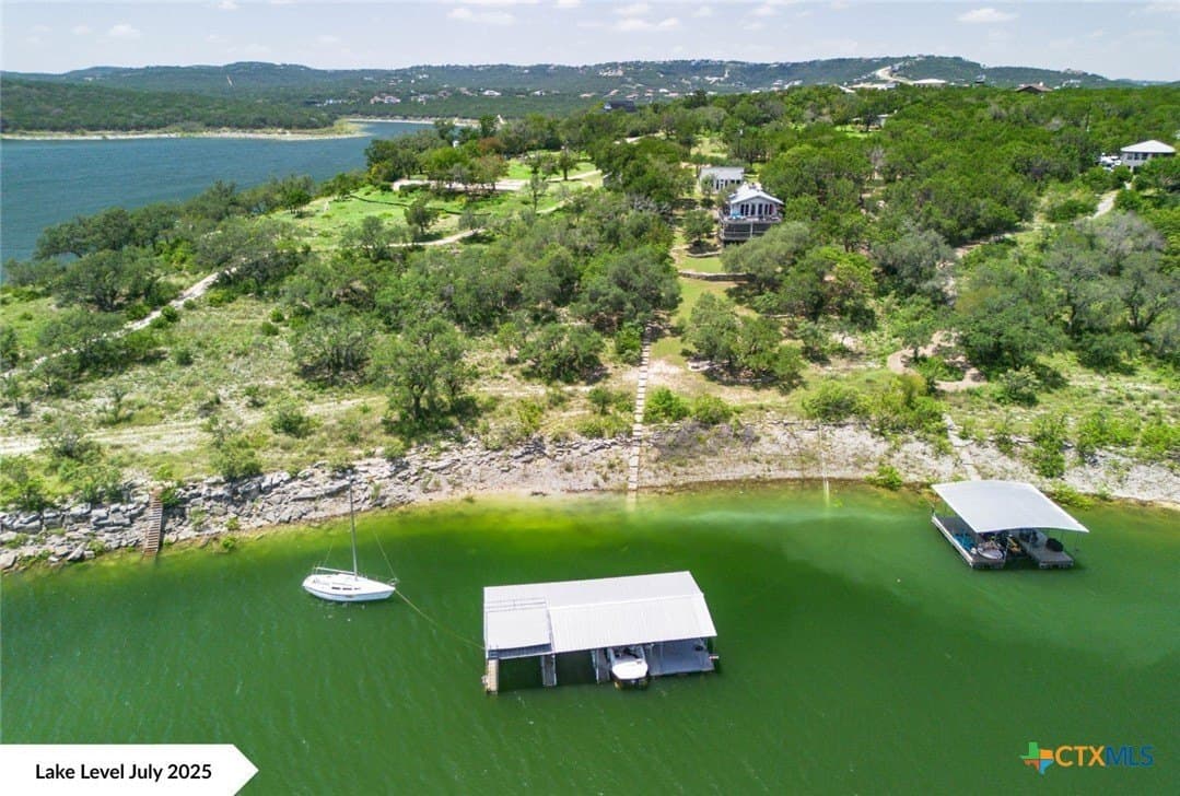1 acres in Travis County - photo 3