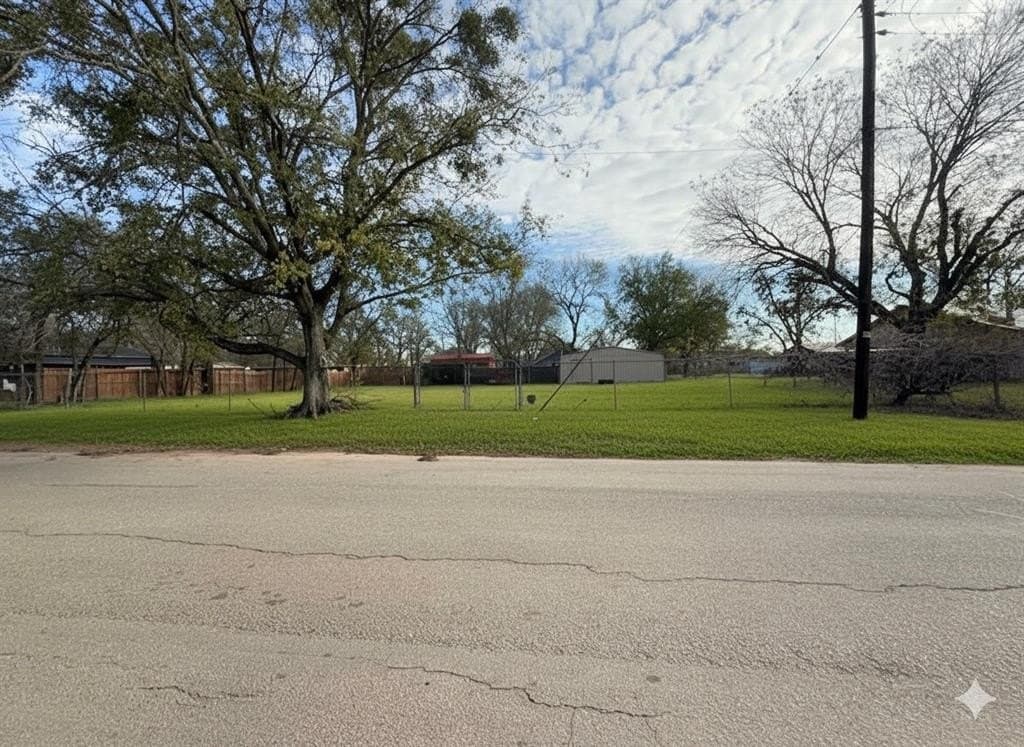 0.35 acres in Johnson County - photo 3