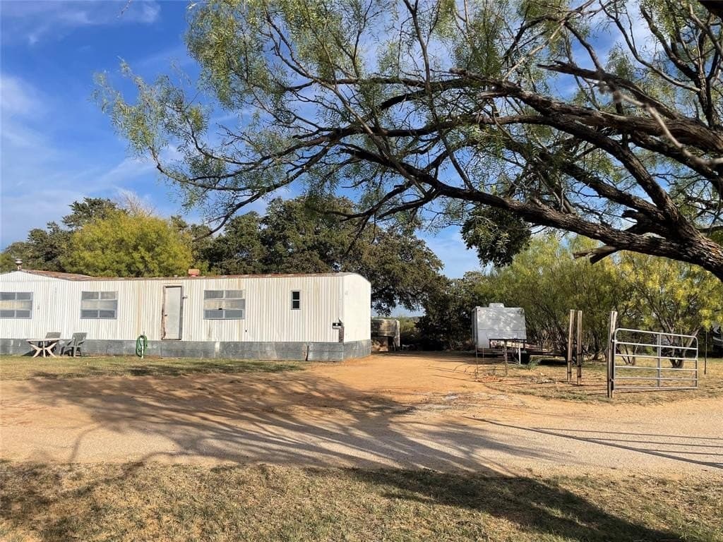0.57 acres in Stephens County - photo 2