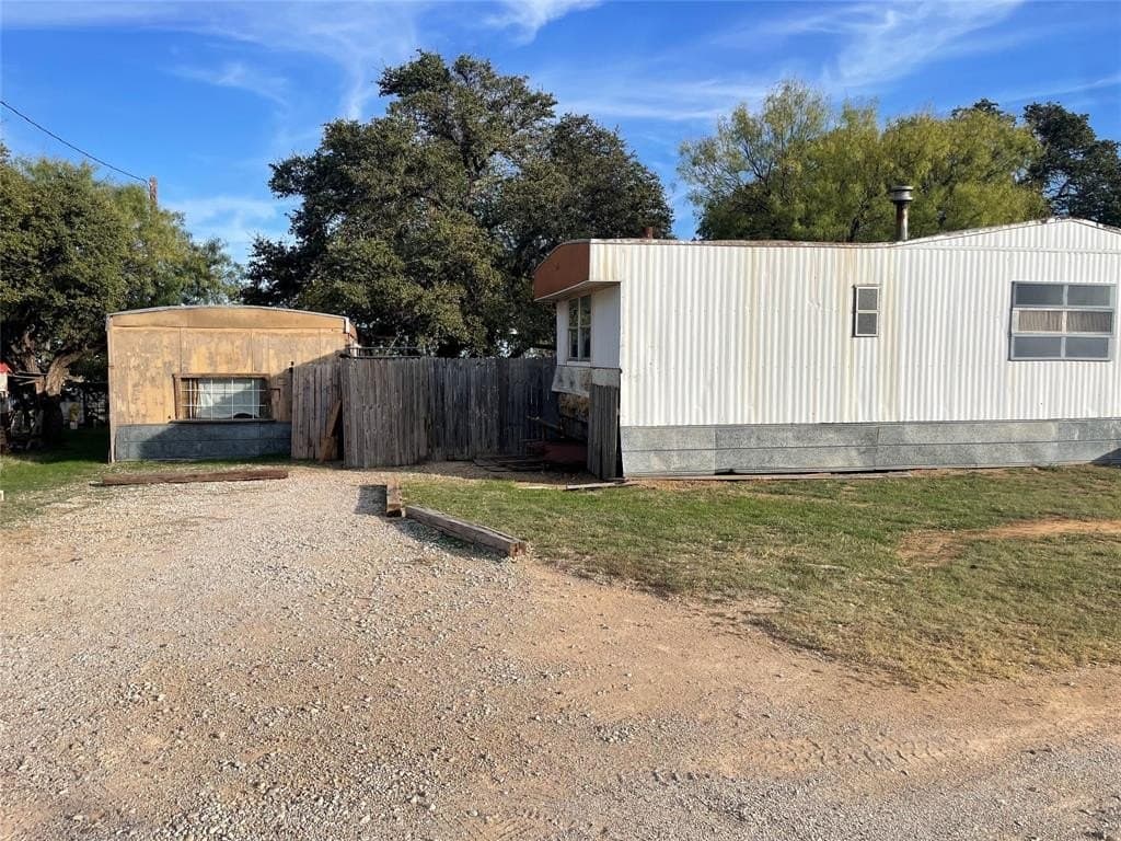 0.57 acres in Stephens County - photo 4
