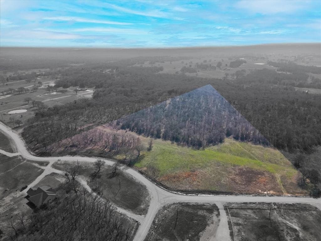 12.77 acres in Cooke County - photo 2