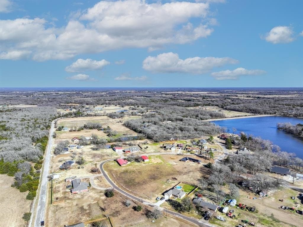 0.32 acres in Van Zandt County - photo 10