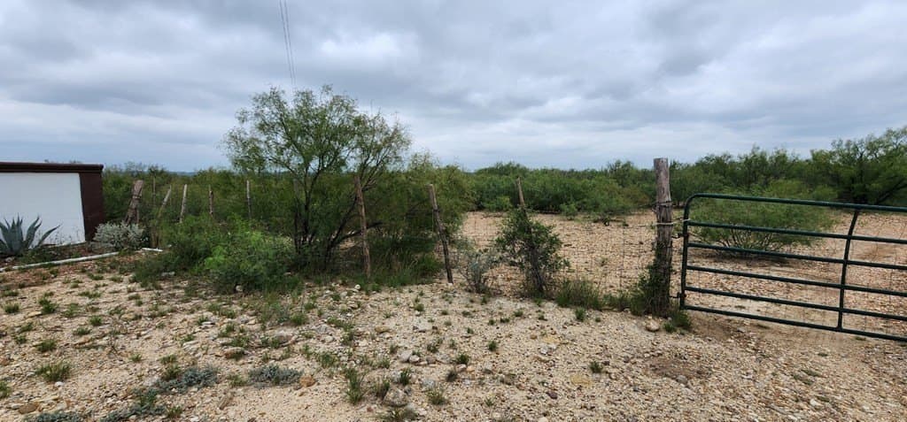 23.92 acres in Maverick County - photo 12