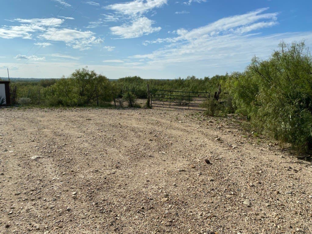 23.92 acres in Maverick County - photo 3