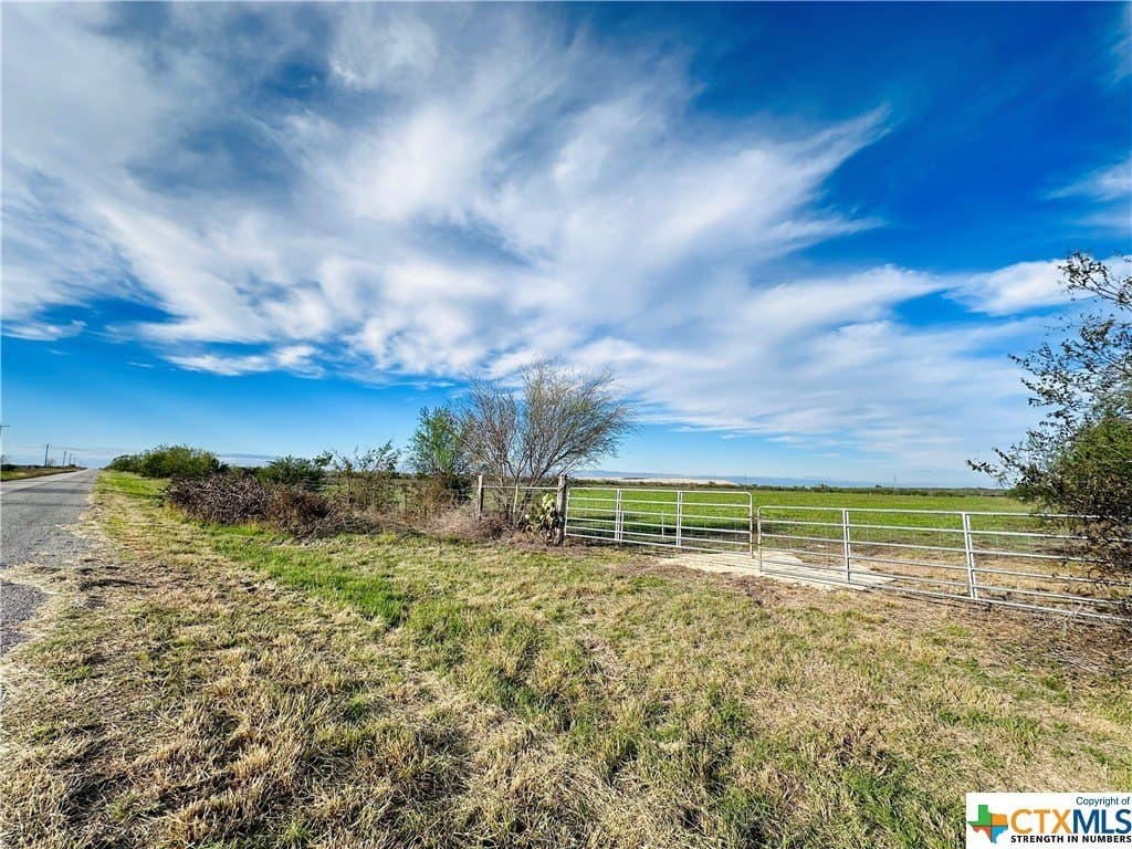 48 acres in Karnes County - photo 17