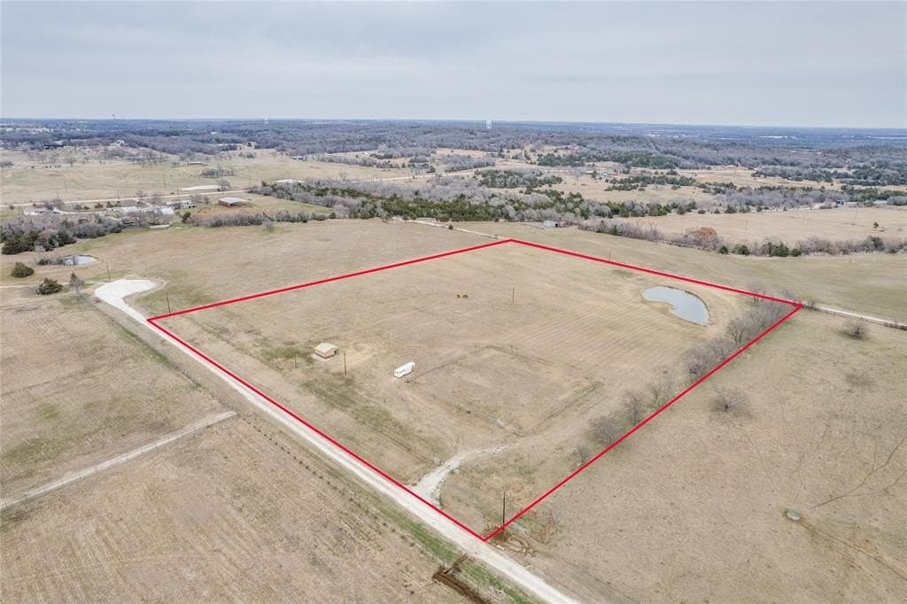 11.1 acres in Cooke County - photo 4
