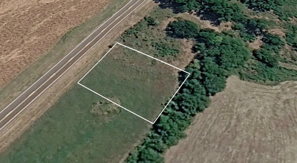 0.29 acres in Navarro County - photo 5