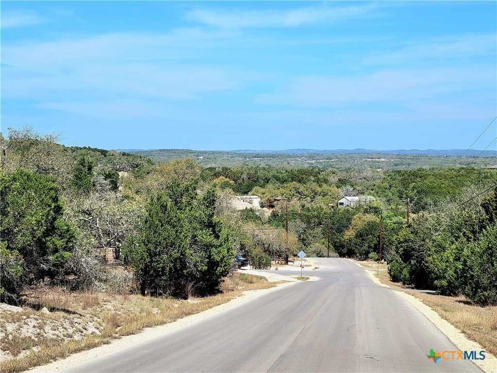 0.95 acres in Comal County - photo 9