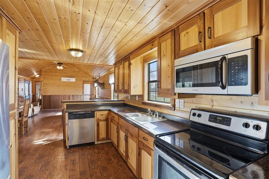 153.74 acres in Brown County - photo 4