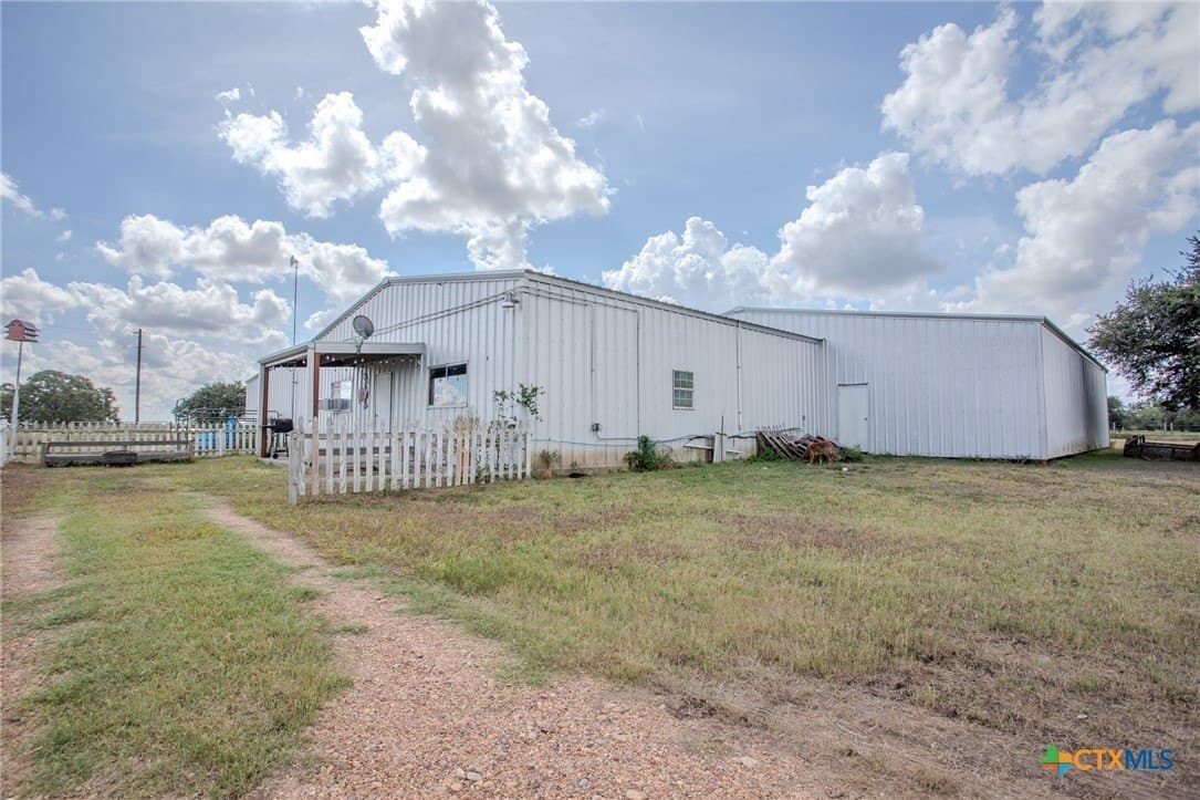 25.44 acres in Victoria County - photo 24