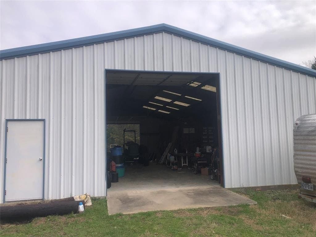 106.96 acres in Hopkins County - photo 4