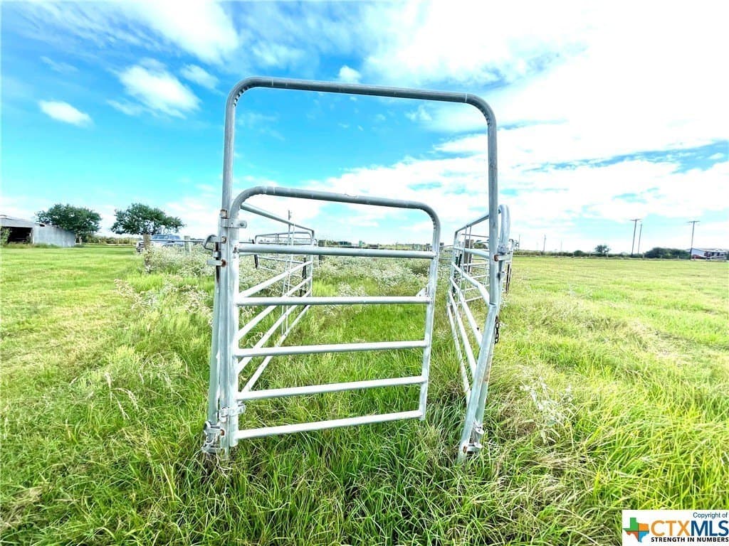 10 acres in Calhoun County - photo 2
