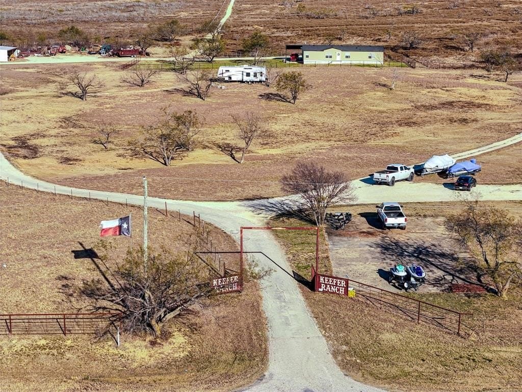 135.87 acres in Ellis County - photo 4