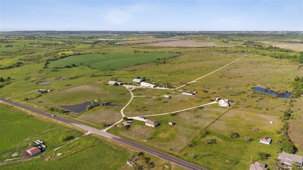 135.87 acres in Ellis County - photo 35