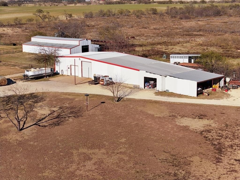 135.87 acres in Ellis County - photo 8
