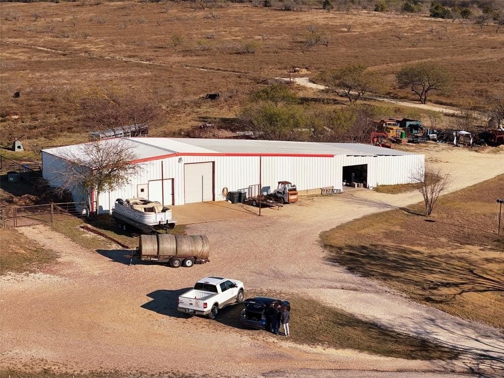 135.87 acres in Ellis County - photo 9