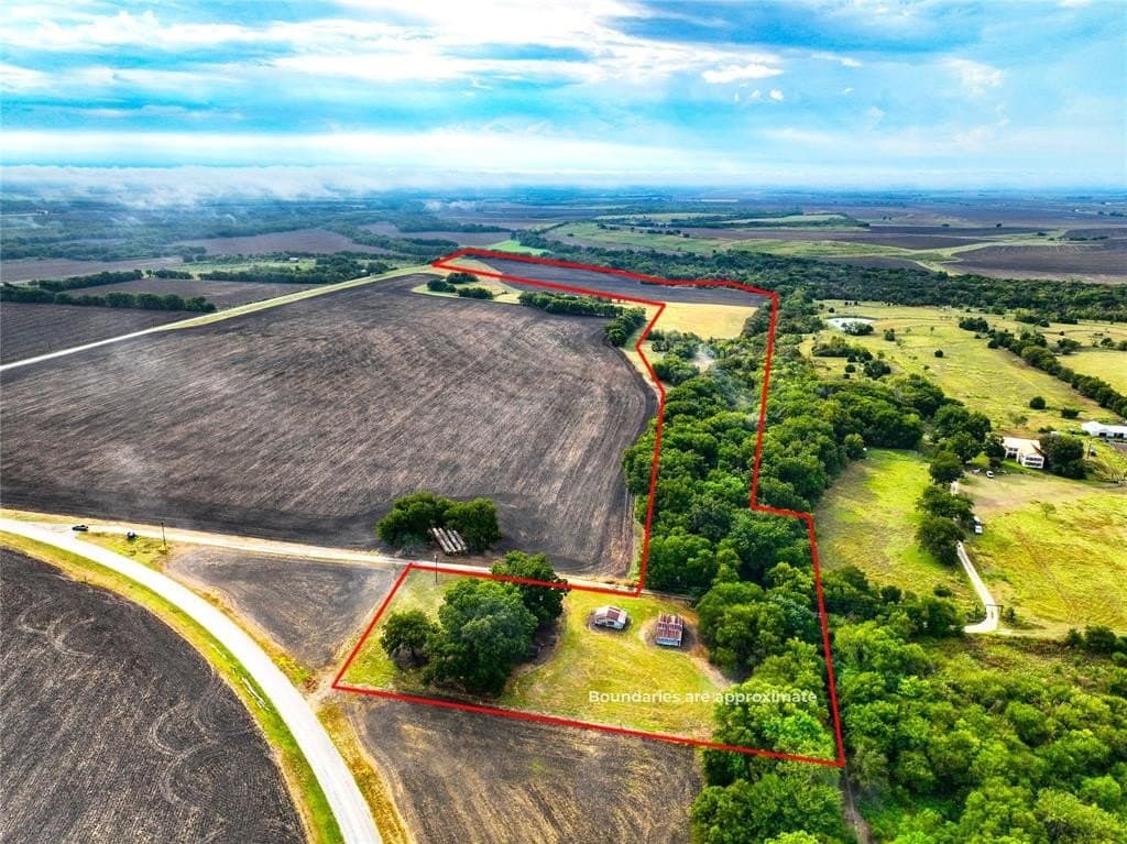 39.64 acres in Hill County - photo 5