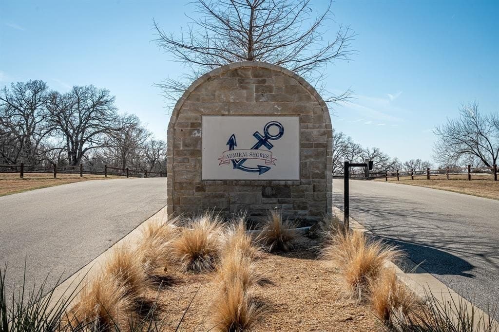 1.05 acres in Navarro County - photo 2