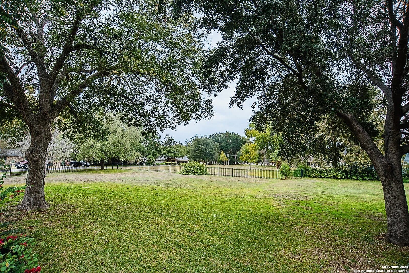 1.37 acres in Guadalupe County - photo 3