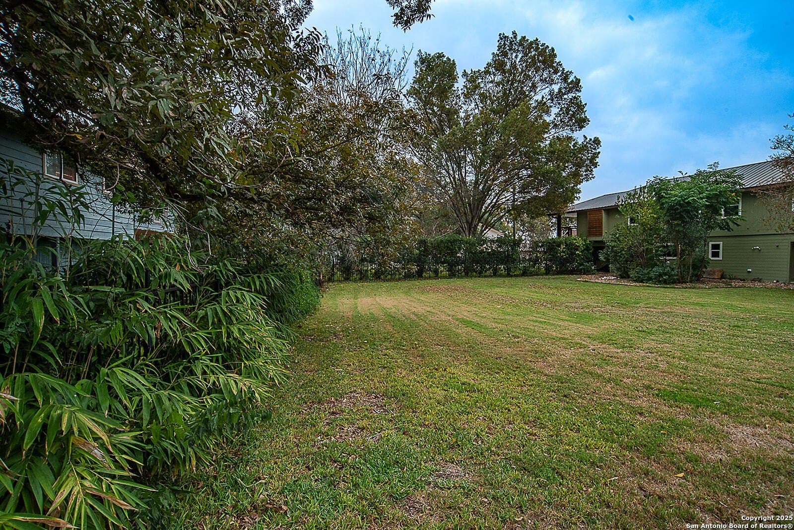 1.37 acres in Guadalupe County - photo 4