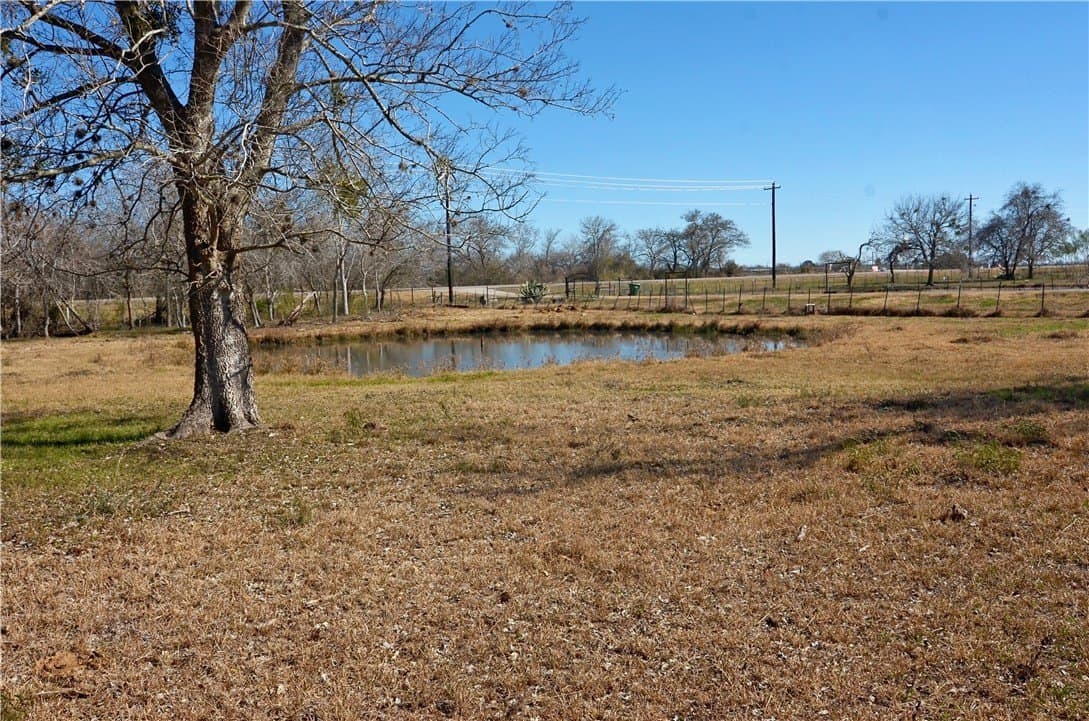9.17 acres in Bee County - photo 7