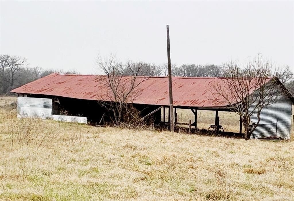12.37 acres in Falls County - photo 8