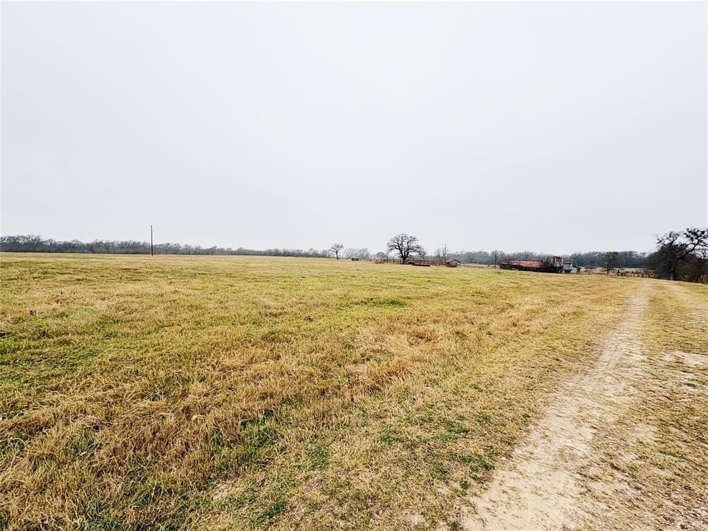 12.37 acres in Falls County - photo 4