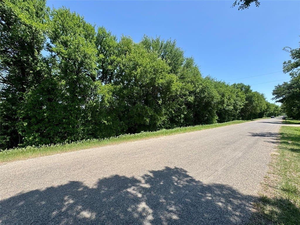 2.82 acres in McLellan County - photo 2