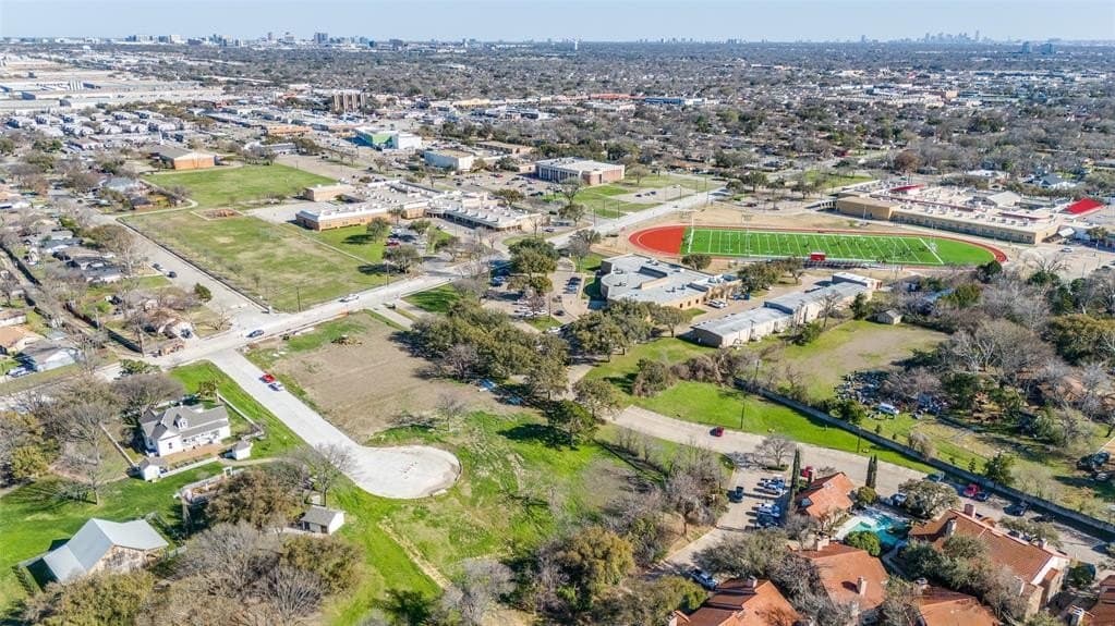 0.33 acres in Dallas County - photo 4