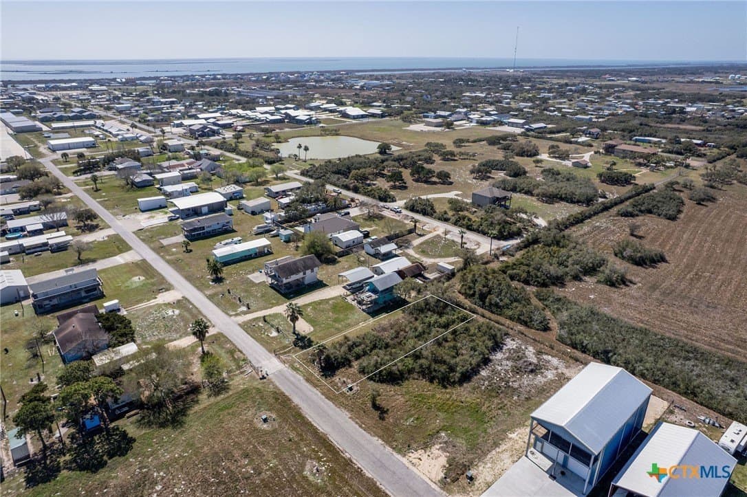 0.25 acres in Calhoun County - photo 3