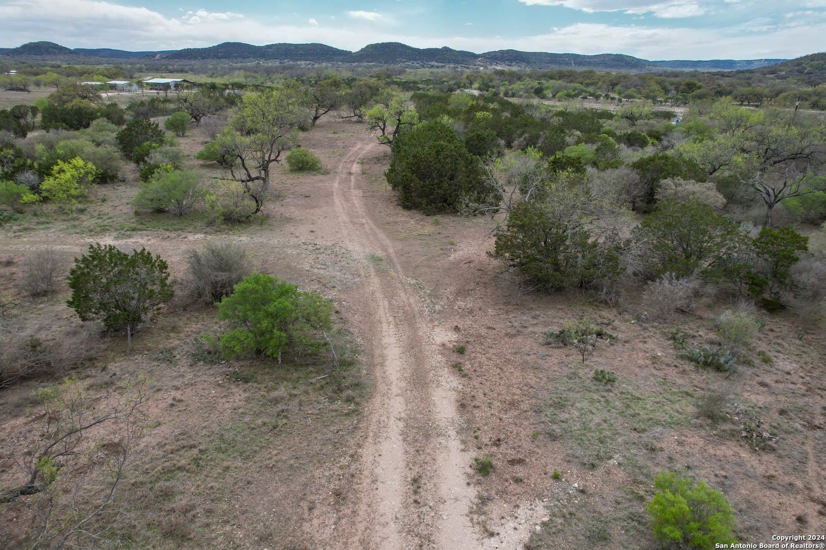 16.87 acres in Uvalde County - photo 2