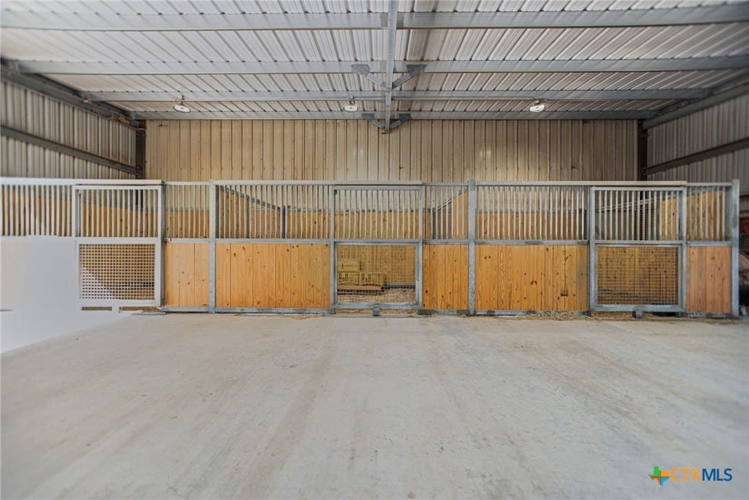 20 acres in Victoria County - photo 40