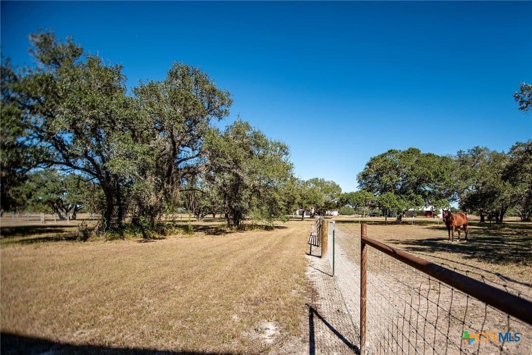 20 acres in Victoria County - photo 43