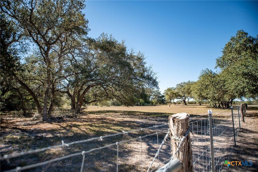 20 acres in Victoria County - photo 45