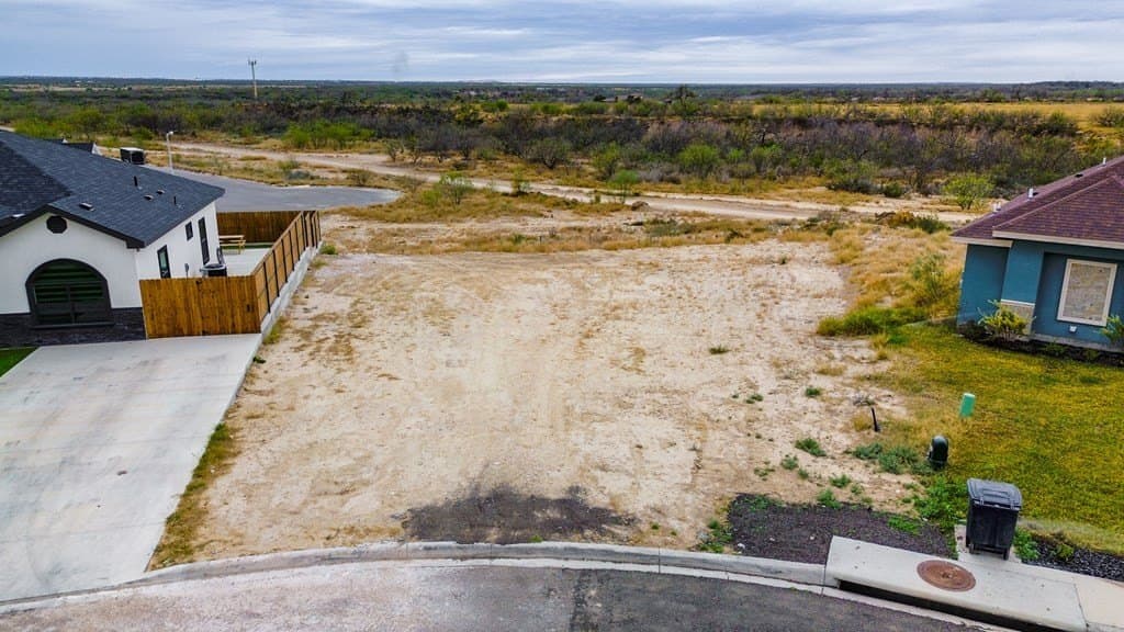 0.21 acres in Maverick County - photo 5