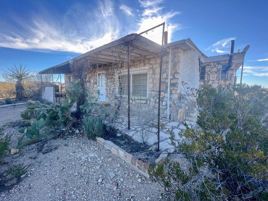165.83 acres in Brewster County - photo 4