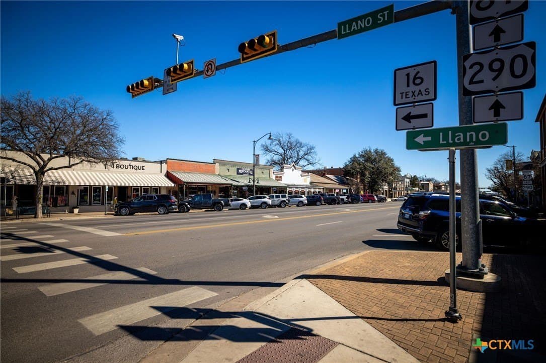 42 acres in Gillespie County - photo 38