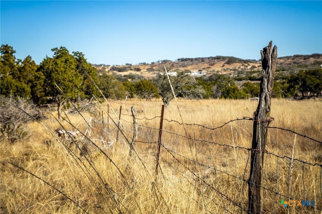 42 acres in Gillespie County - photo 13