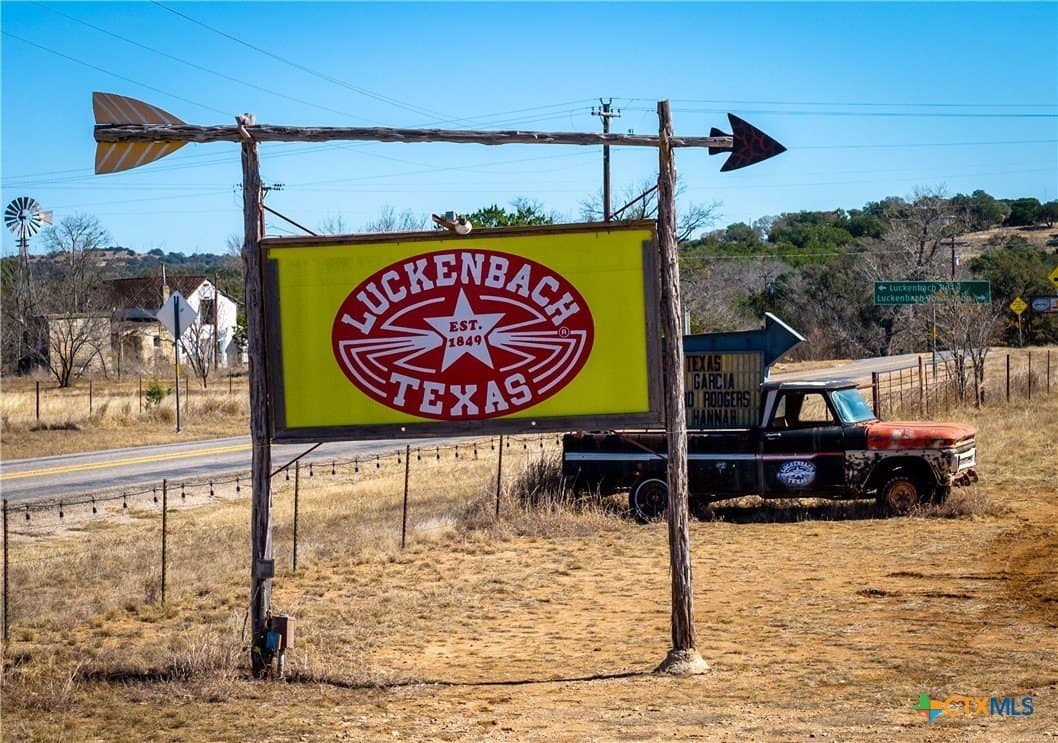 42 acres in Gillespie County - photo 44