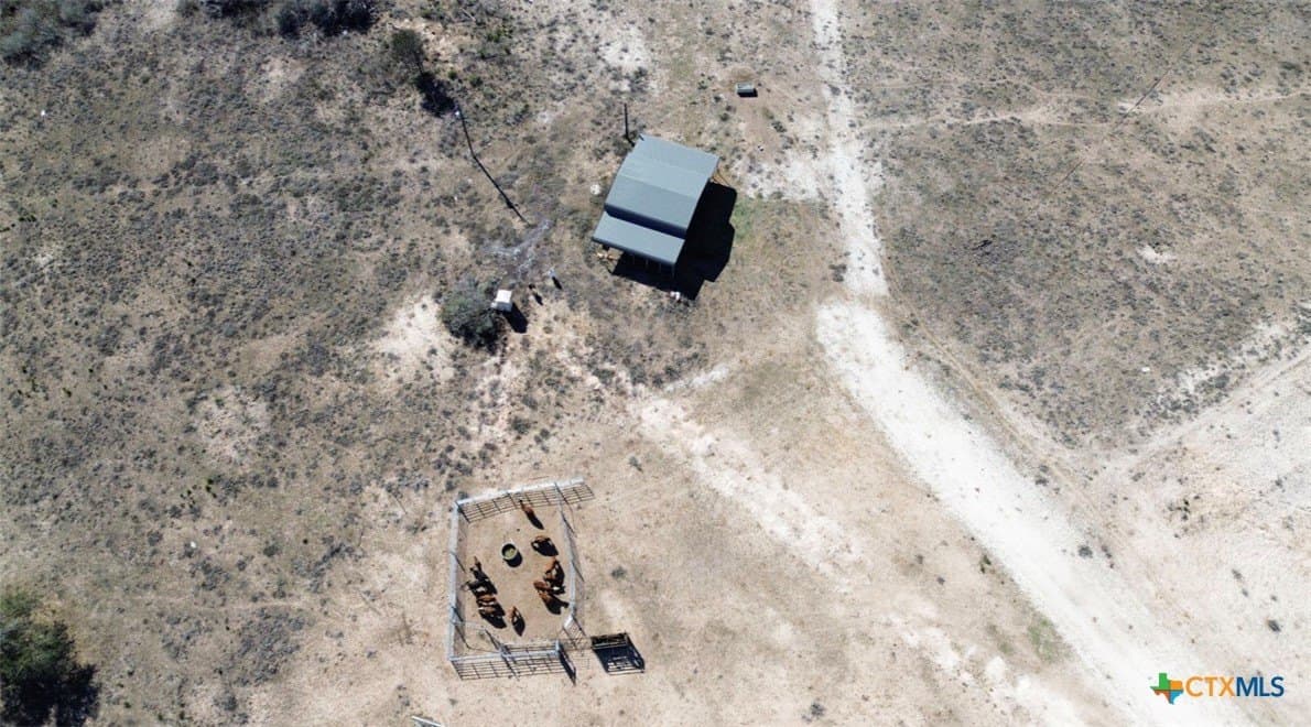 141.69 acres in Goliad County - photo 5