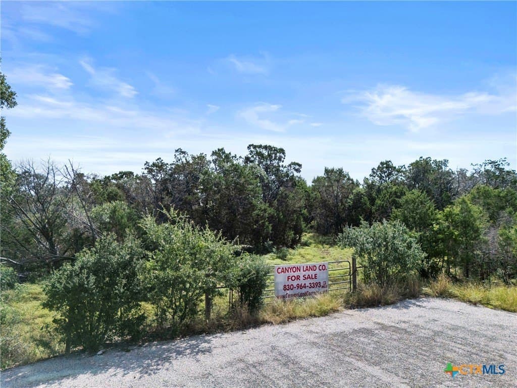 20 acres in Comal County - photo 14
