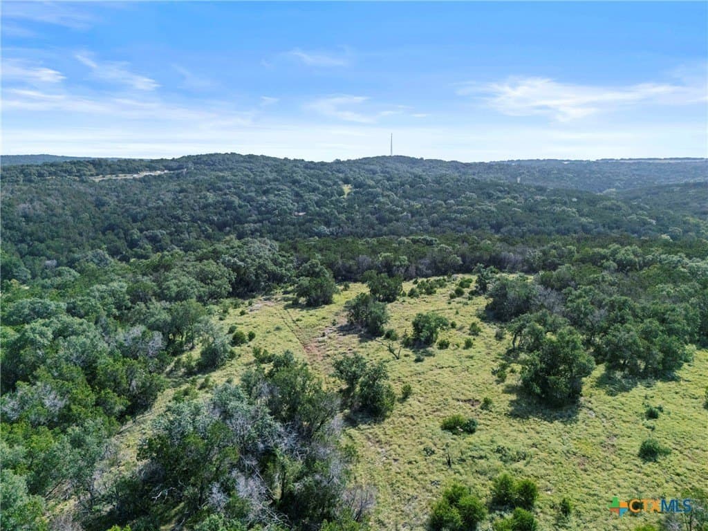 20 acres in Comal County - photo 17