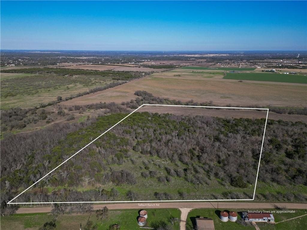 20 acres in McLennan County - photo 2