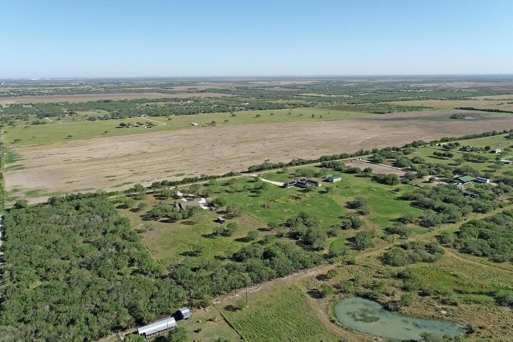 10 acres in Kleberg County - photo 2