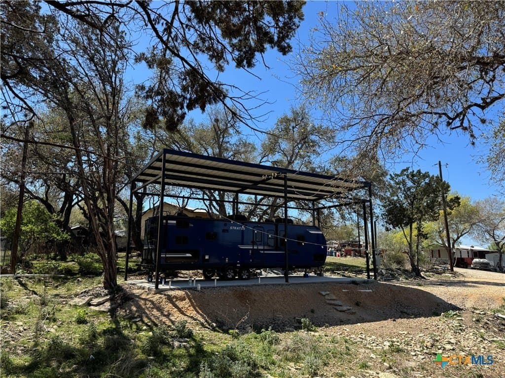 0.52 acres in Comal County - photo 10