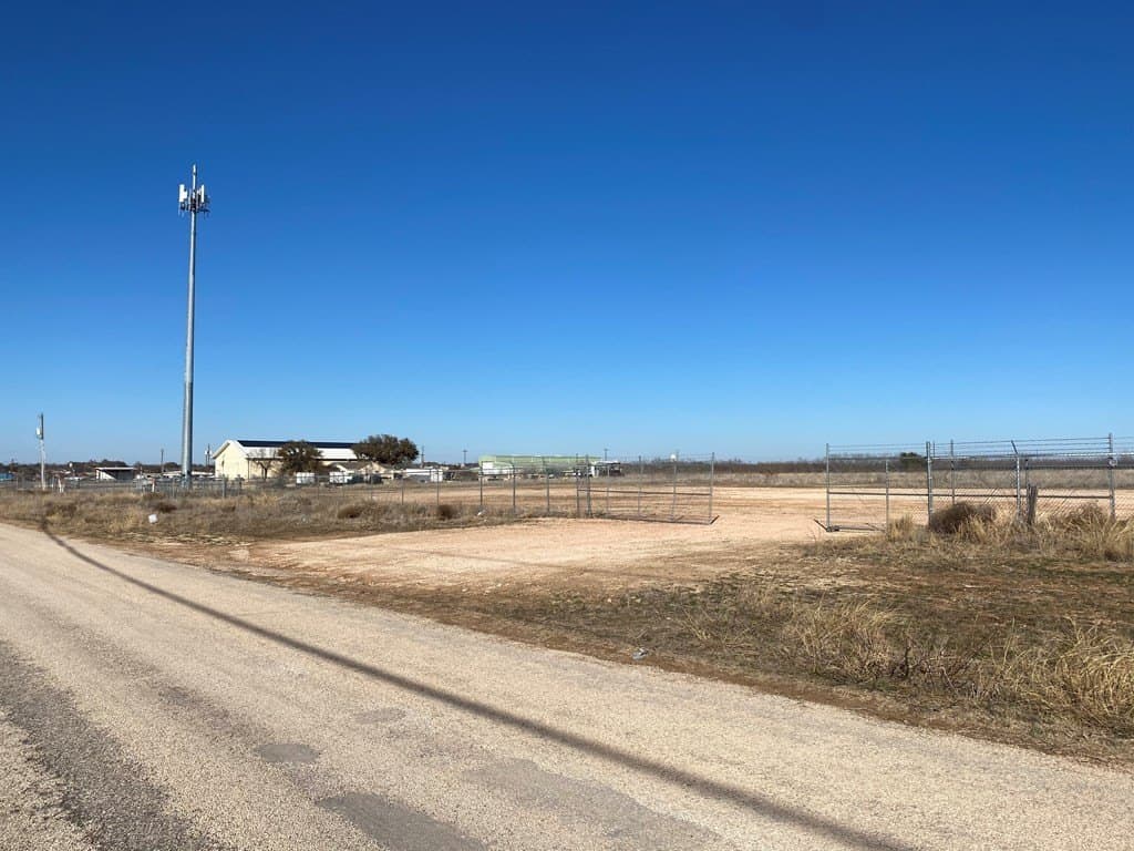 10 acres in Tom Green County - photo 2
