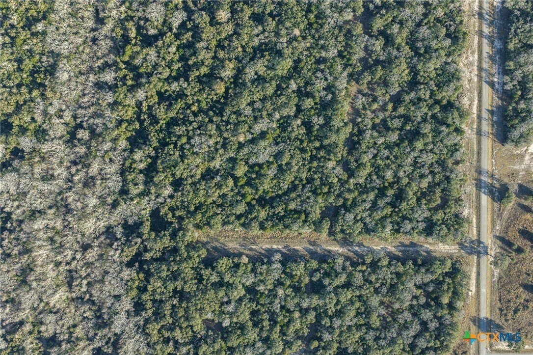 15.99 acres in Victoria County - photo 3